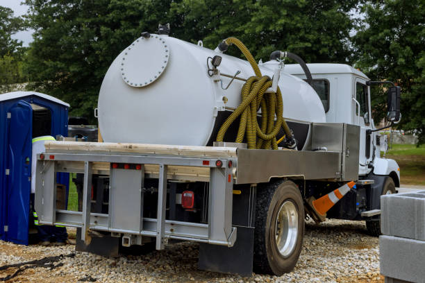 Best Portable bathroom rental  in Fairfield, IA